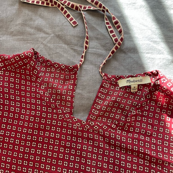 Silk madewell top with tie at back - Picture 2 of 2